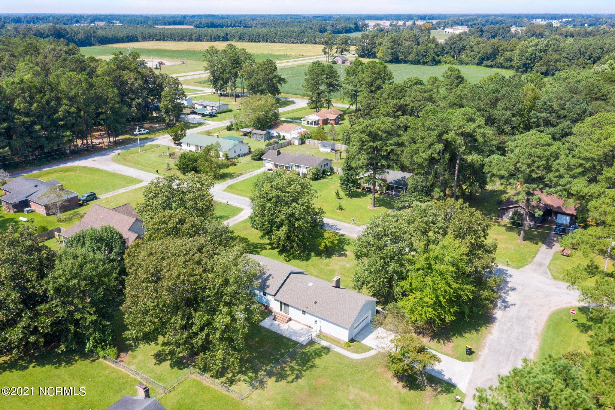 5606 Edith Road Ayden, NC 28513 - Photo 30 of 31 6-web-or-mls-DJI_0204