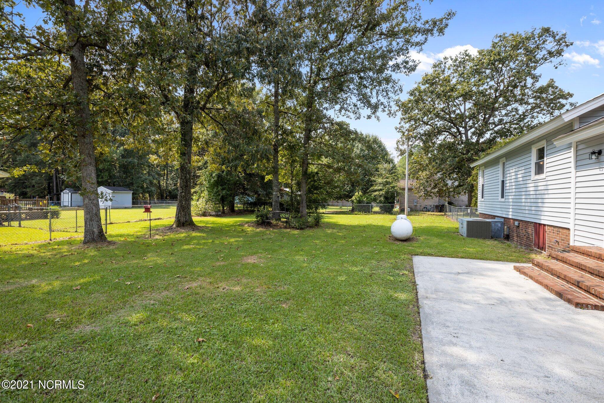 5606 Edith Road Ayden, NC 28513 - Photo 8 of 31 14-web-or-mls-IMGL8595