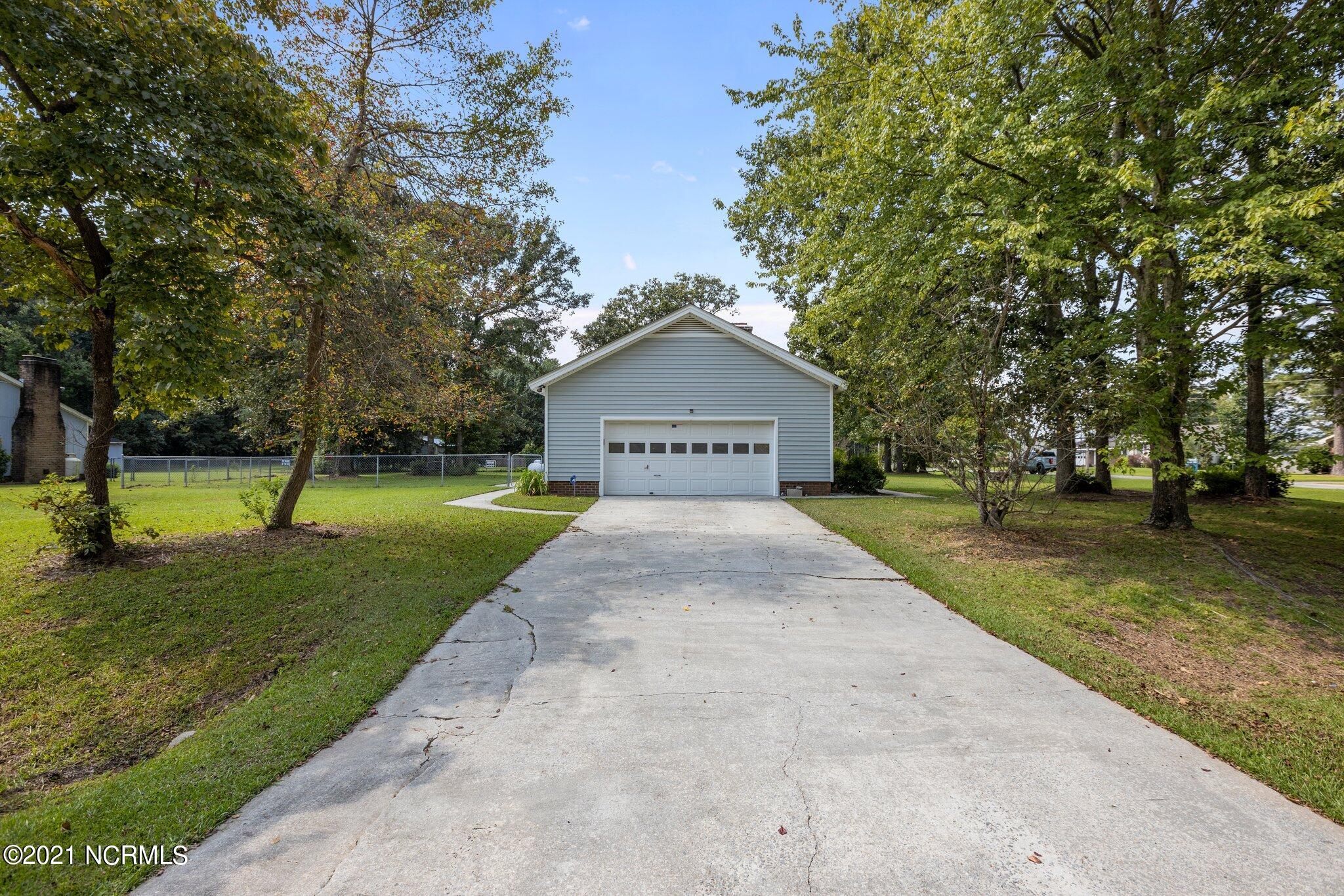 5606 Edith Road Ayden, NC 28513 - Photo 10 of 31 16-web-or-mls-IMGL8597