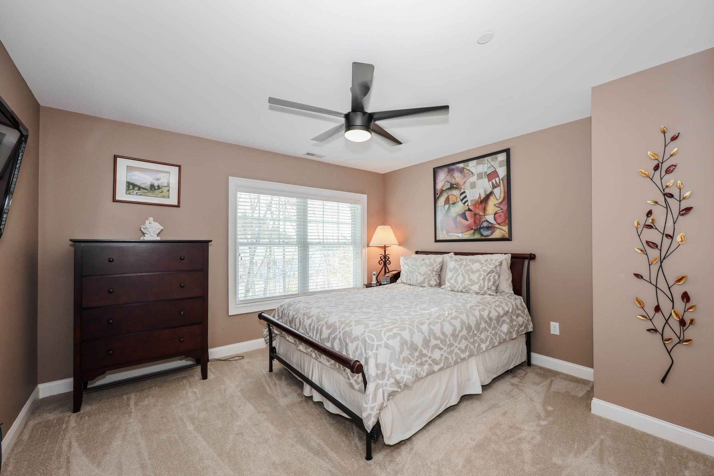 78 Woodview Way, Unit 78 Manchester, NH 03102 - Photo 25 of 46