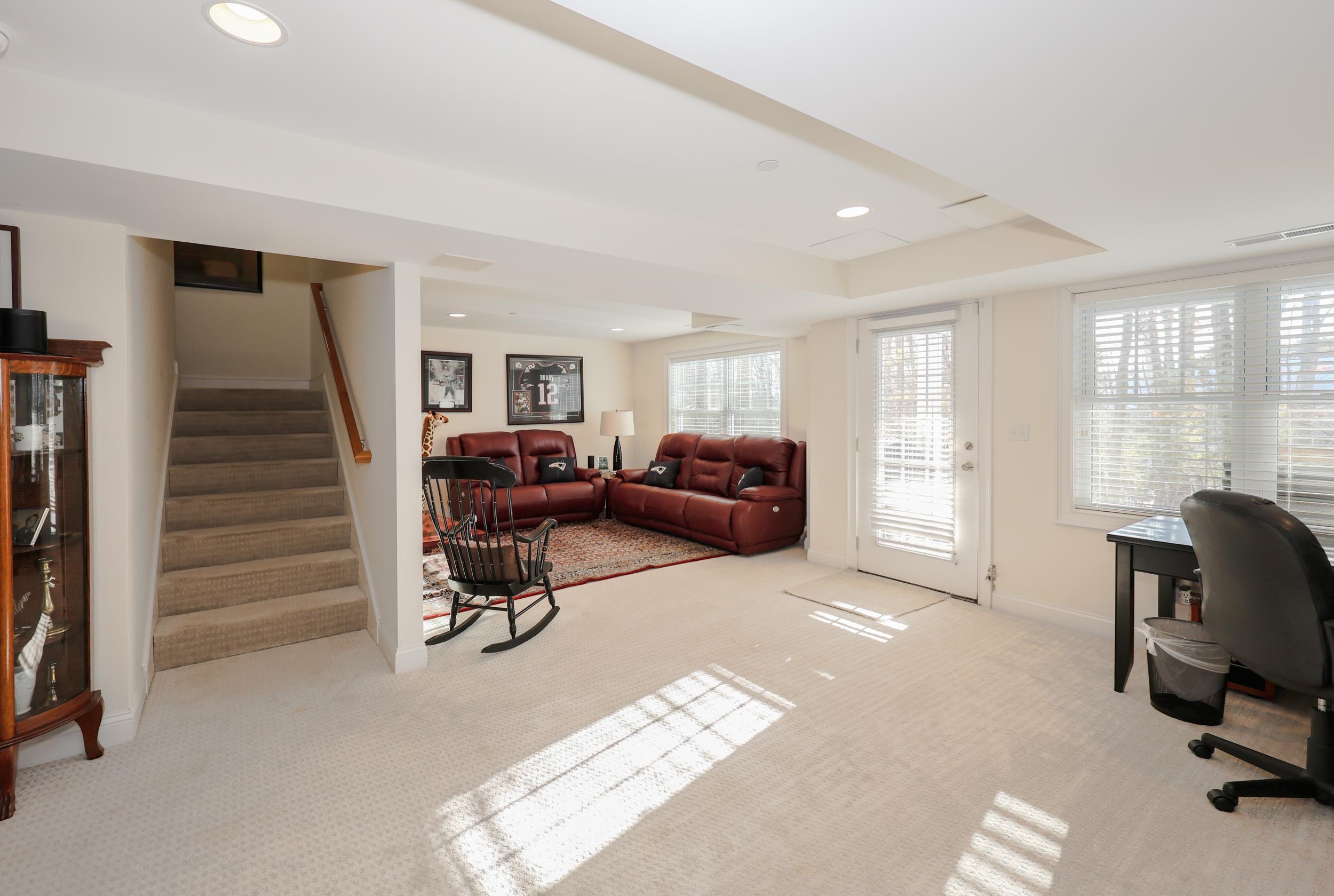 78 Woodview Way, Unit 78 Manchester, NH 03102 - Photo 28 of 46