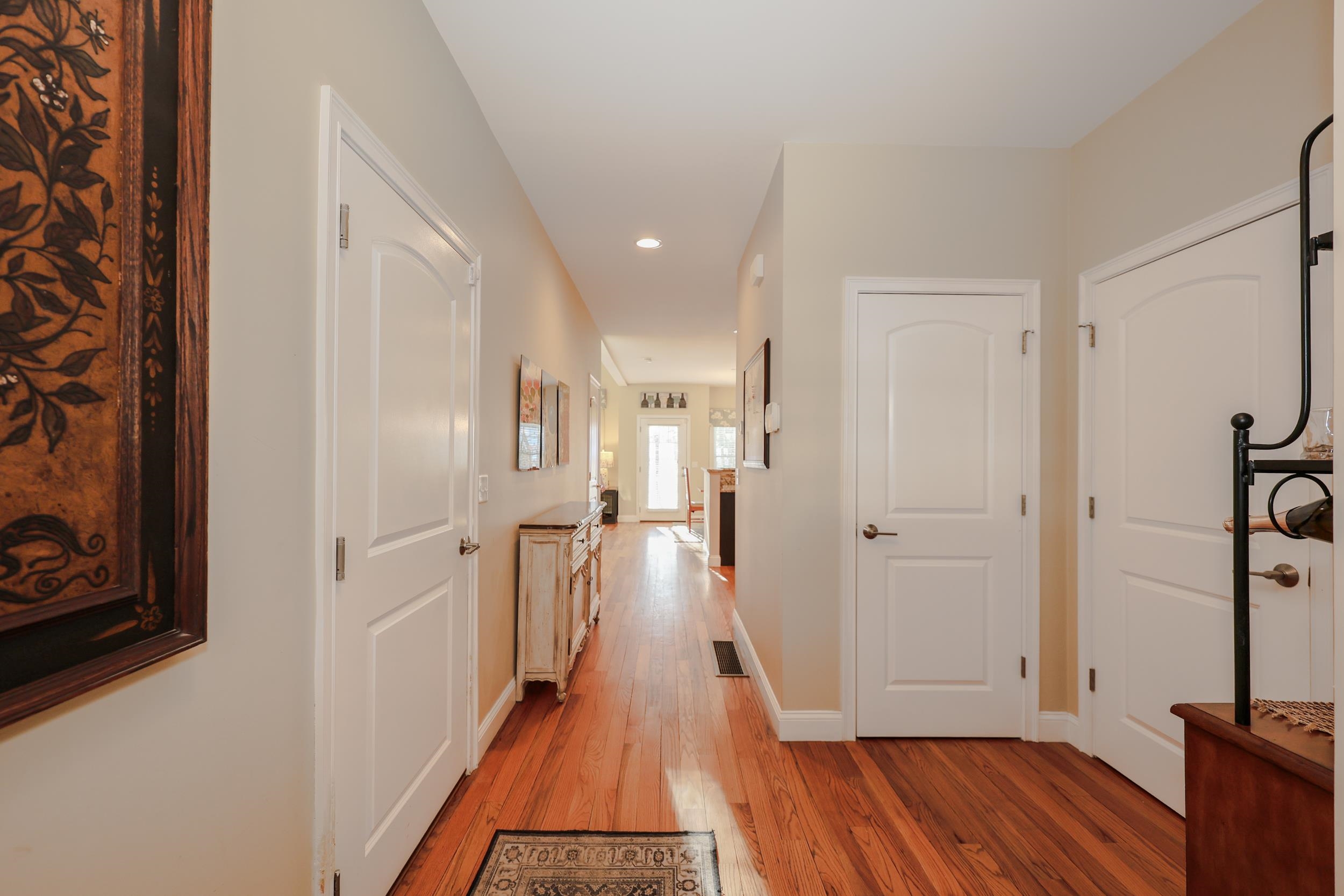 78 Woodview Way, Unit 78 Manchester, NH 03102 - Photo 3 of 46