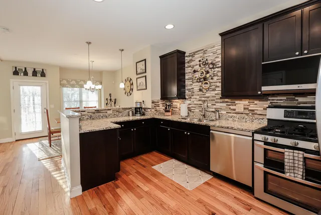 $525,000 | 78 Woodview Way, Unit 78, Manchester, NH 03102