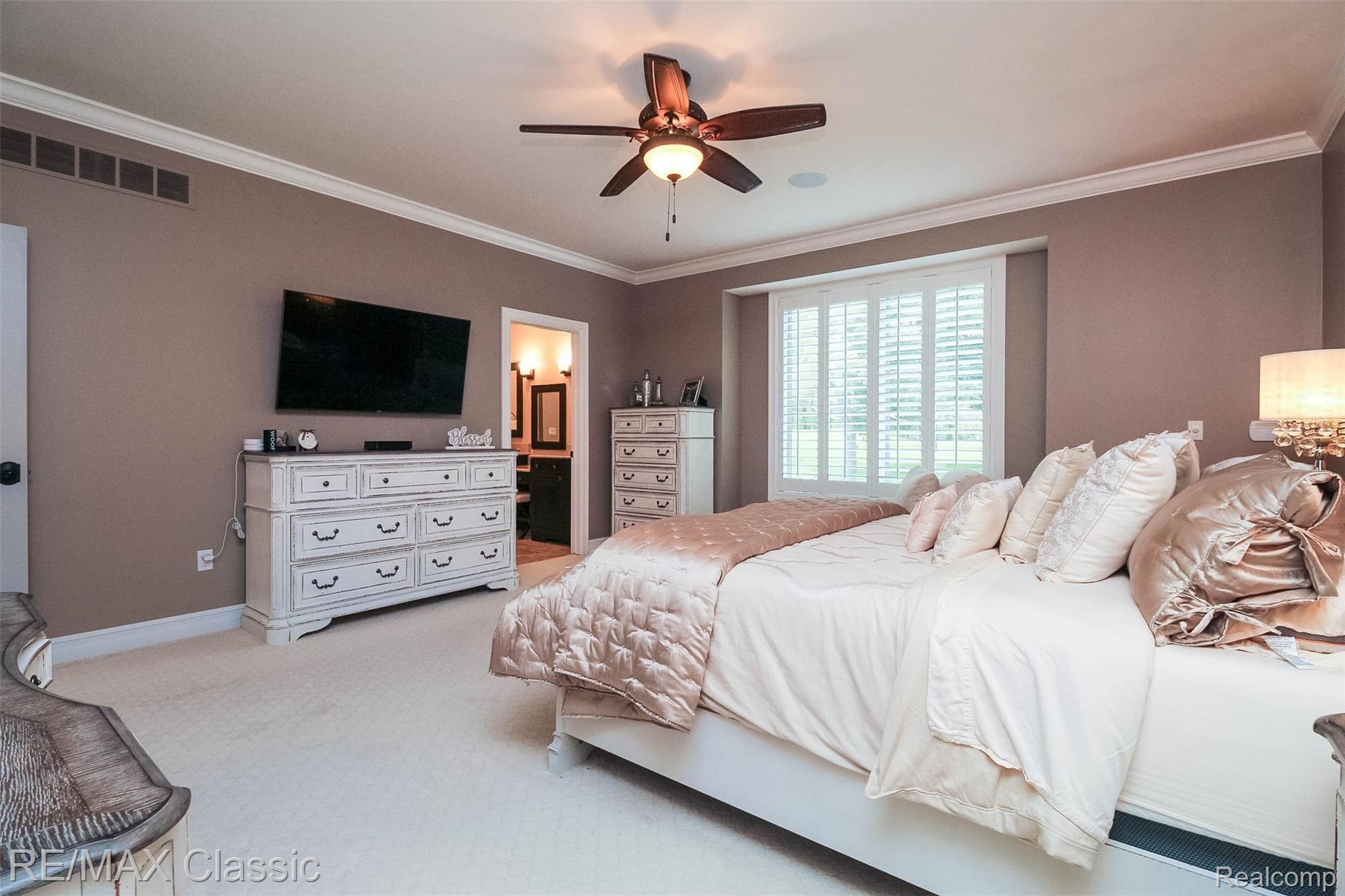 496 Inverness Highland, MI 48357 - Photo 21 of 53 19.jpg