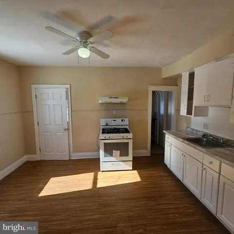 $2,100 | 112 North 2nd Street, Vineland, NJ 08360