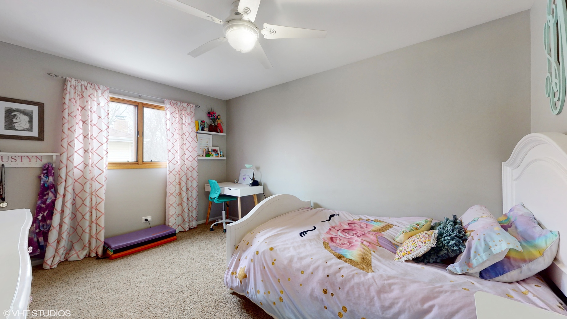 5054 Arrowhead Trace Oak Forest, IL 60452 - Photo 13 of 27 a bed room with a bed and a window