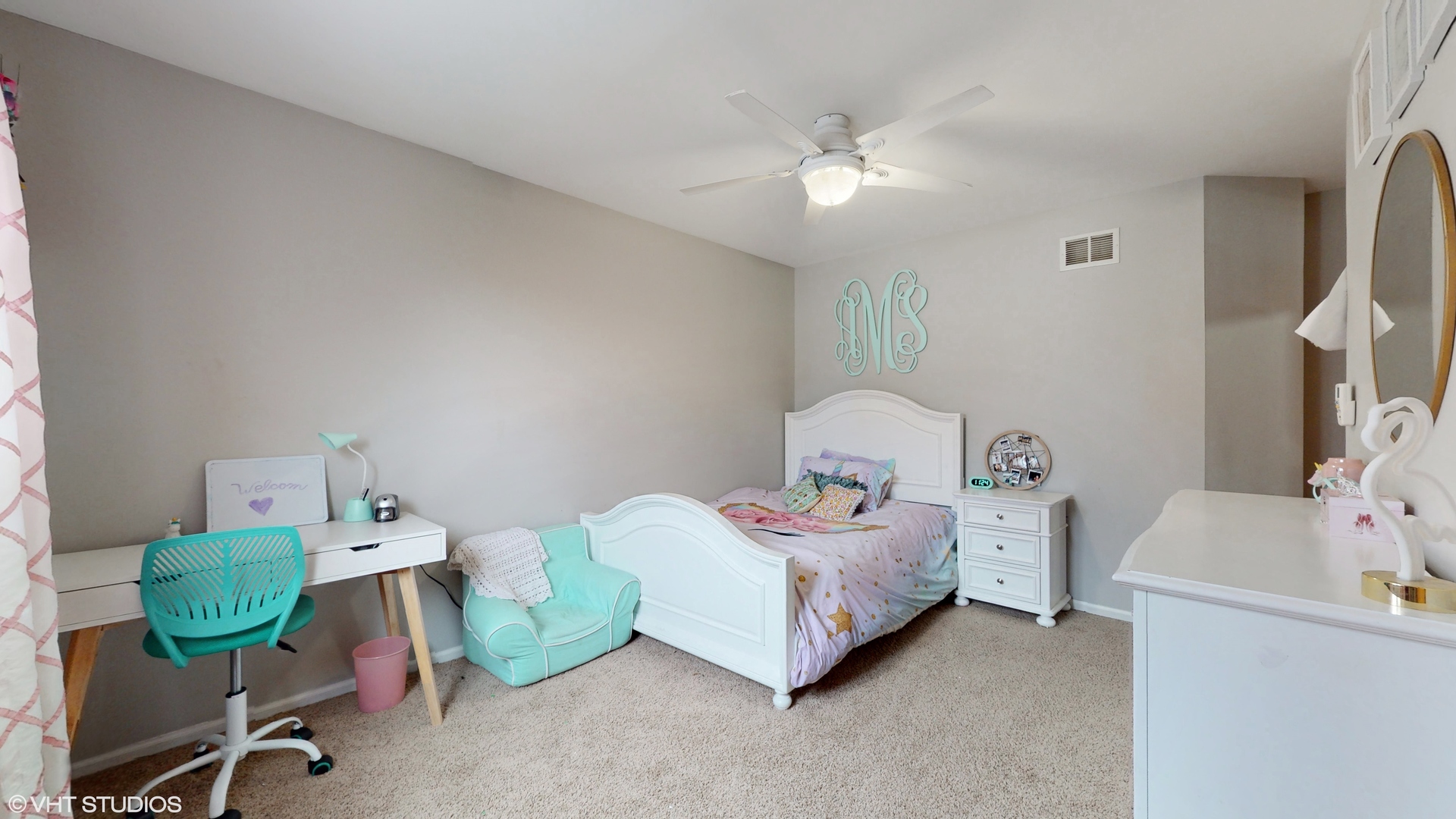 5054 Arrowhead Trace Oak Forest, IL 60452 - Photo 14 of 27 a bedroom with a bed and a table