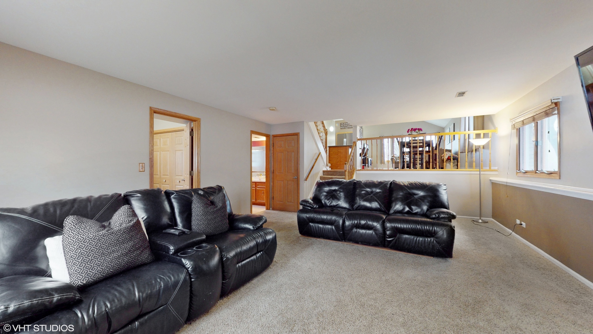 5054 Arrowhead Trace Oak Forest, IL 60452 - Photo 19 of 27 a living room with furniture a couch and a window