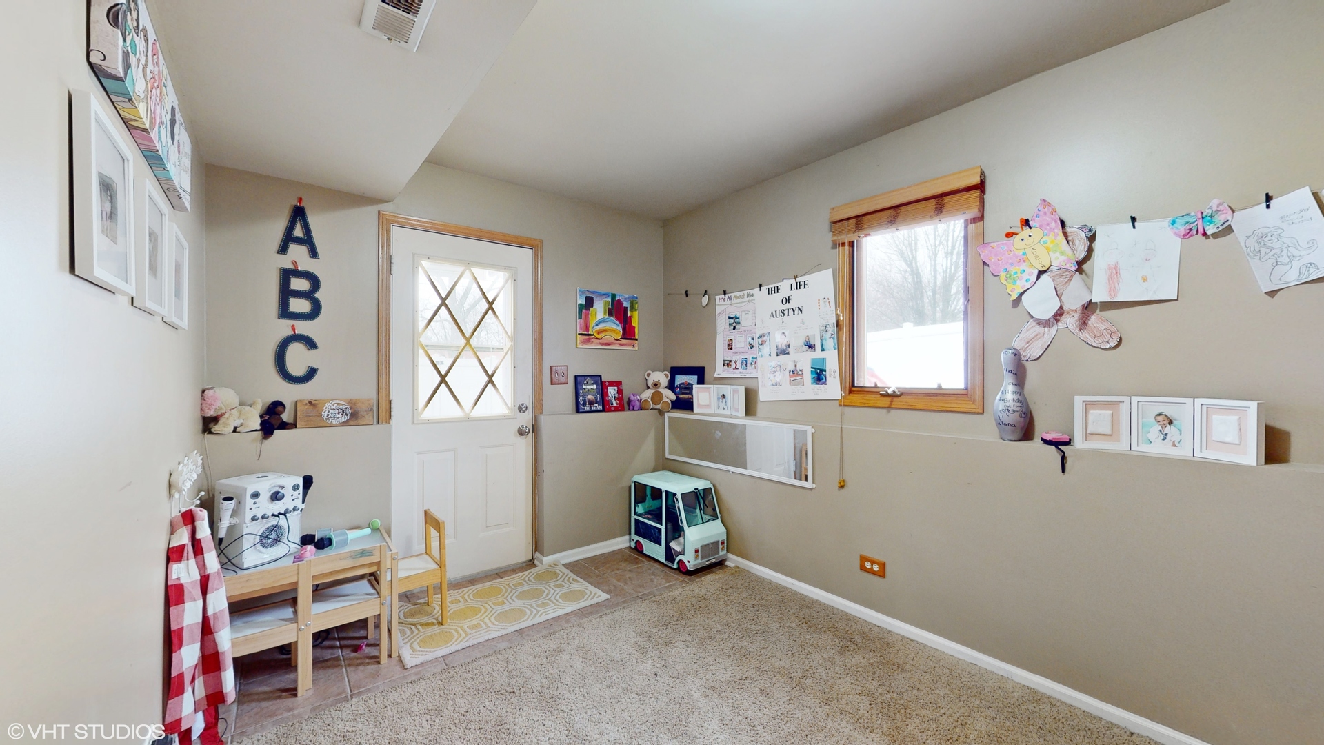 5054 Arrowhead Trace Oak Forest, IL 60452 - Photo 20 of 27 a view of livingroom with furniture and toys