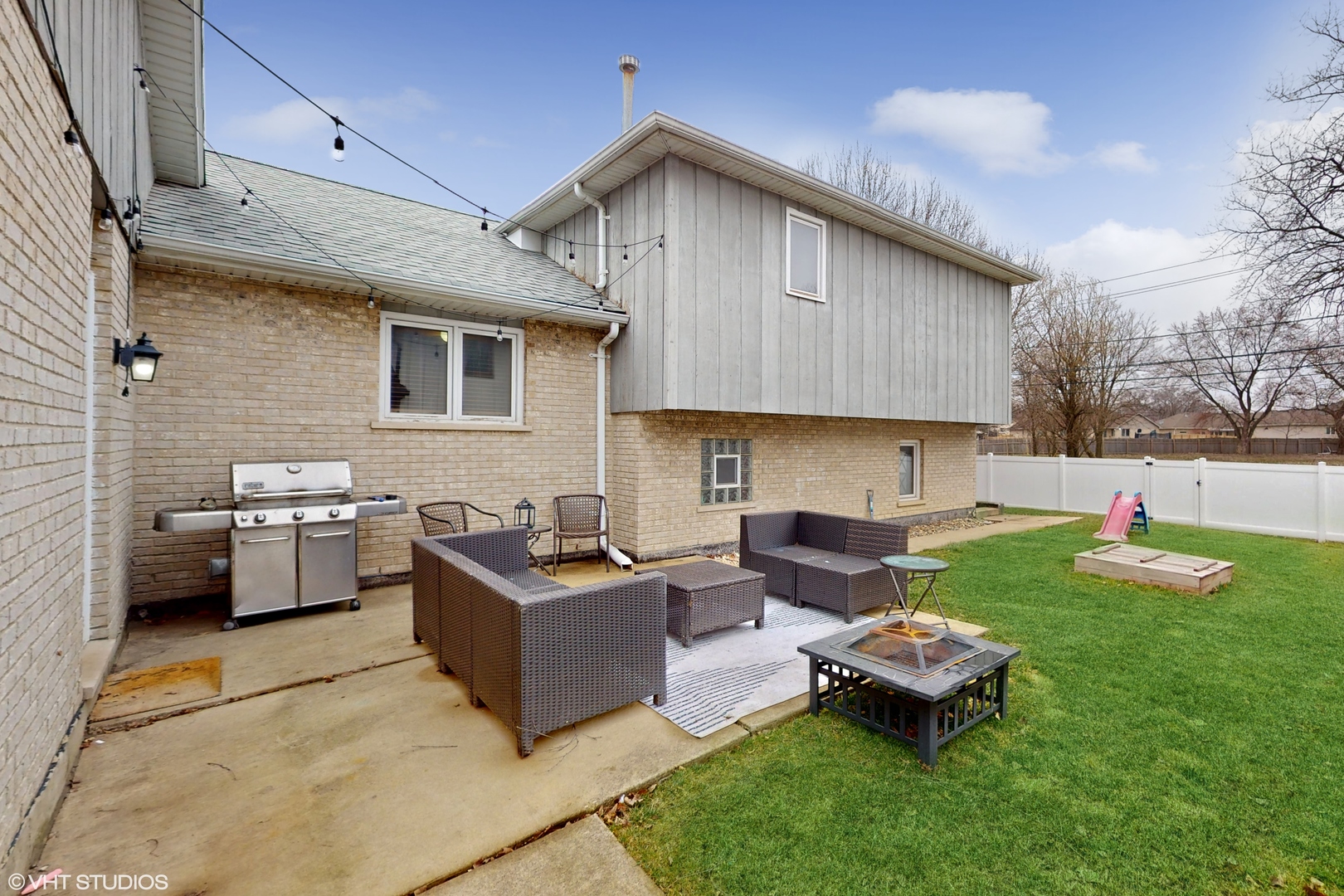 5054 Arrowhead Trace Oak Forest, IL 60452 - Photo 23 of 27 a living room with furniture and a wooden floor