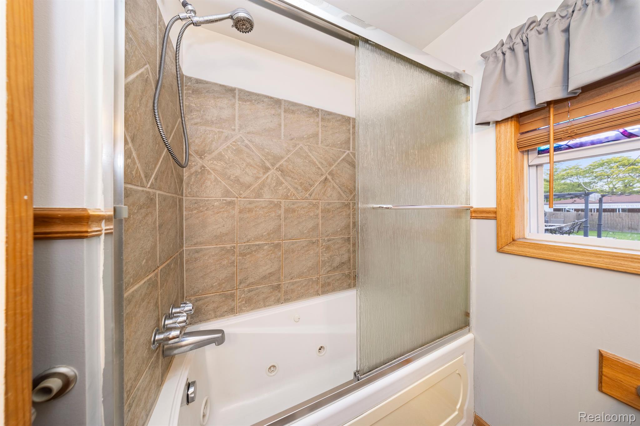 4525 Frazho Road Warren, MI 48091 - Photo 27 of 49