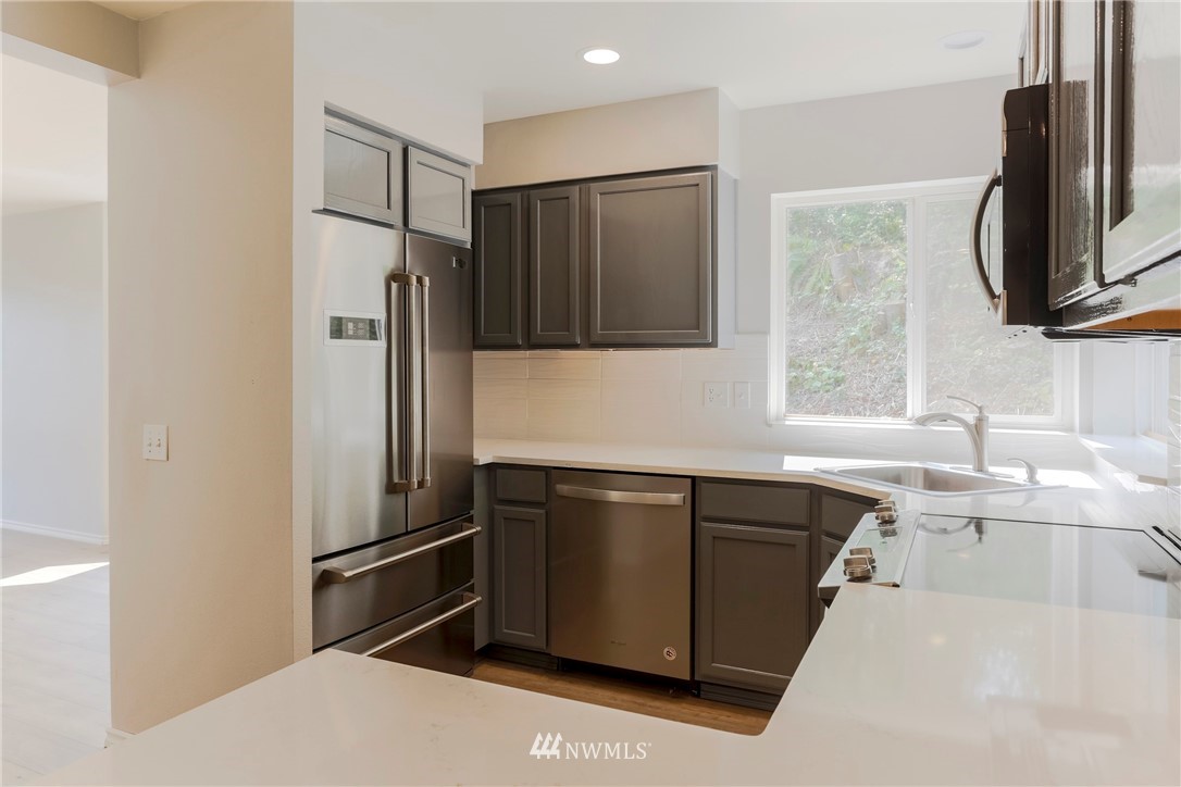 314 228th Street Southeast Bothell, WA 98021 - Photo 8 of 23