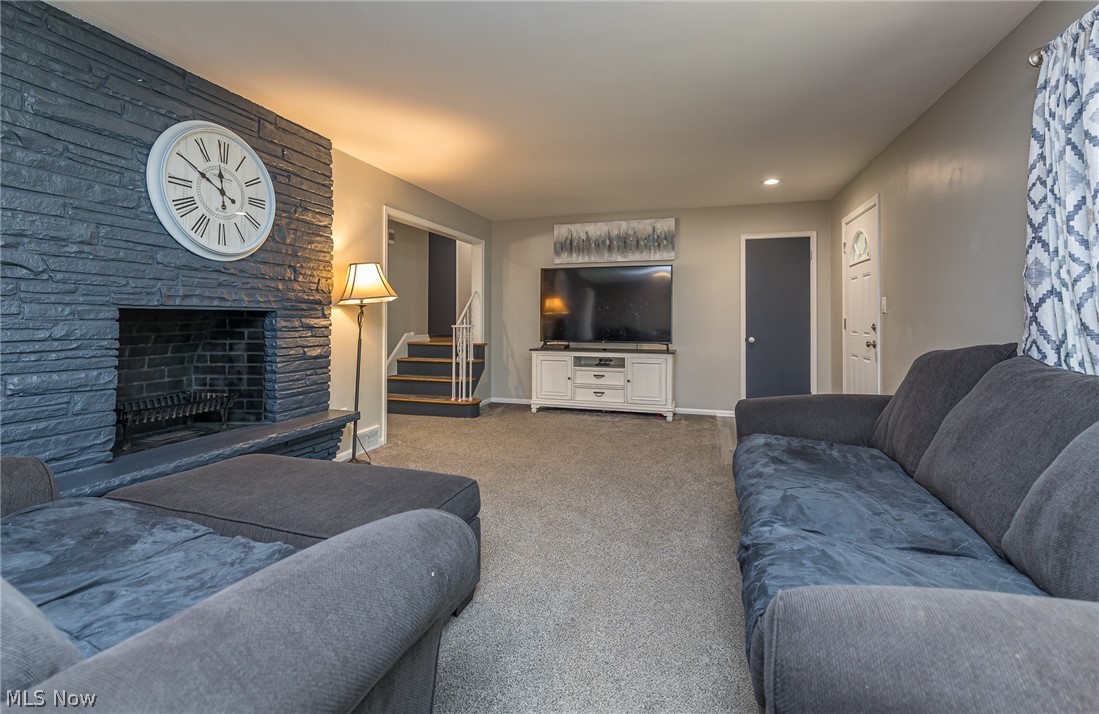 6283 Crossview Road Seven Hills, OH 44131 - Photo 3 of 35 Gallery Image 3