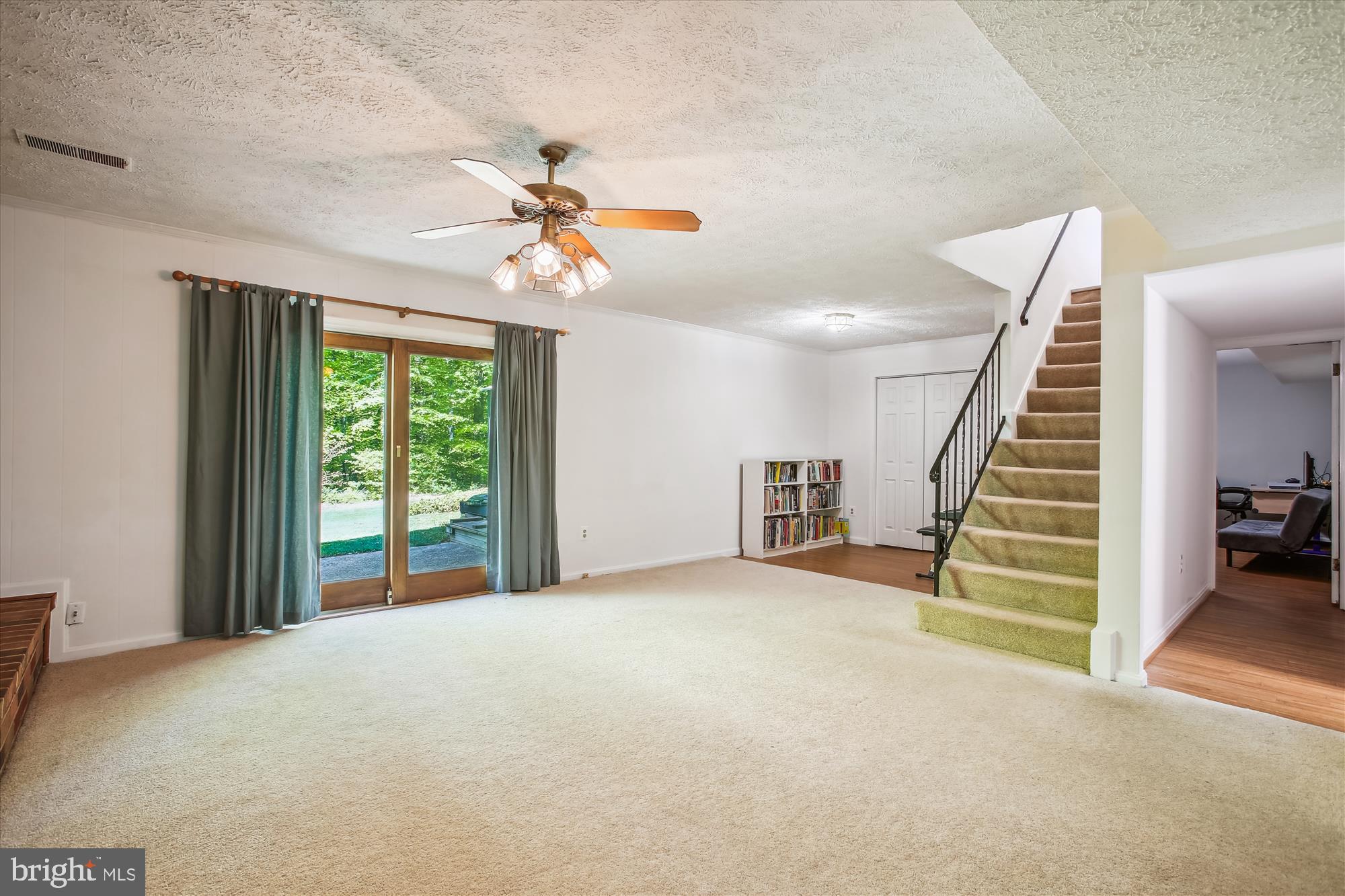 6961 Conservation Drive Springfield, VA 22153 - Photo 38 of 62 a view of an empty room with a window