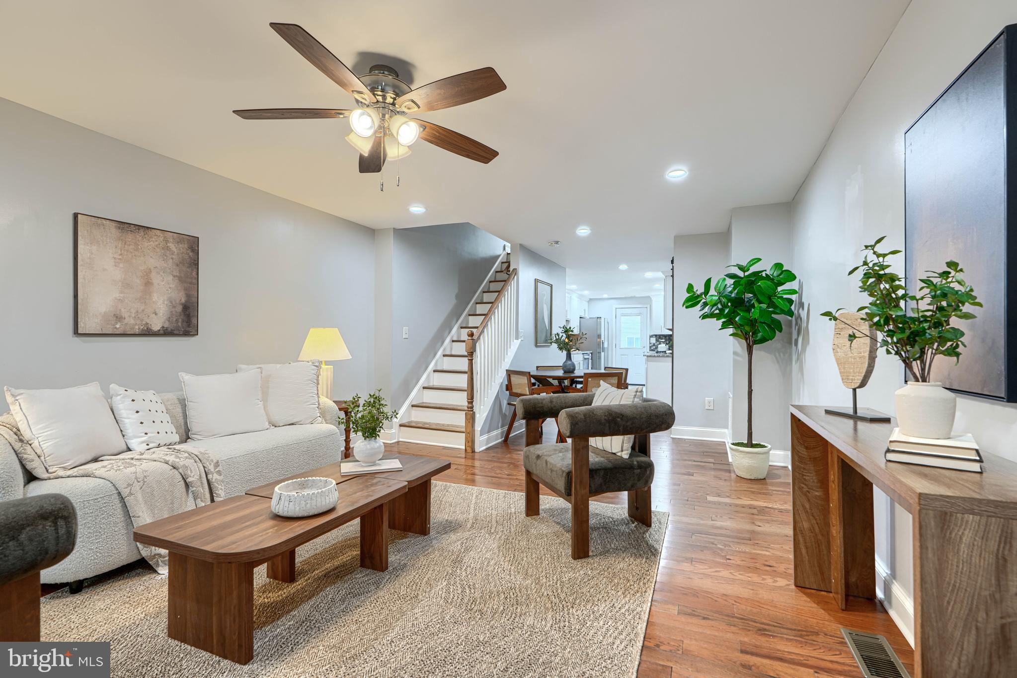 3540 Roland Avenue Baltimore, MD 21211 - Photo 5 of 51 Living Room