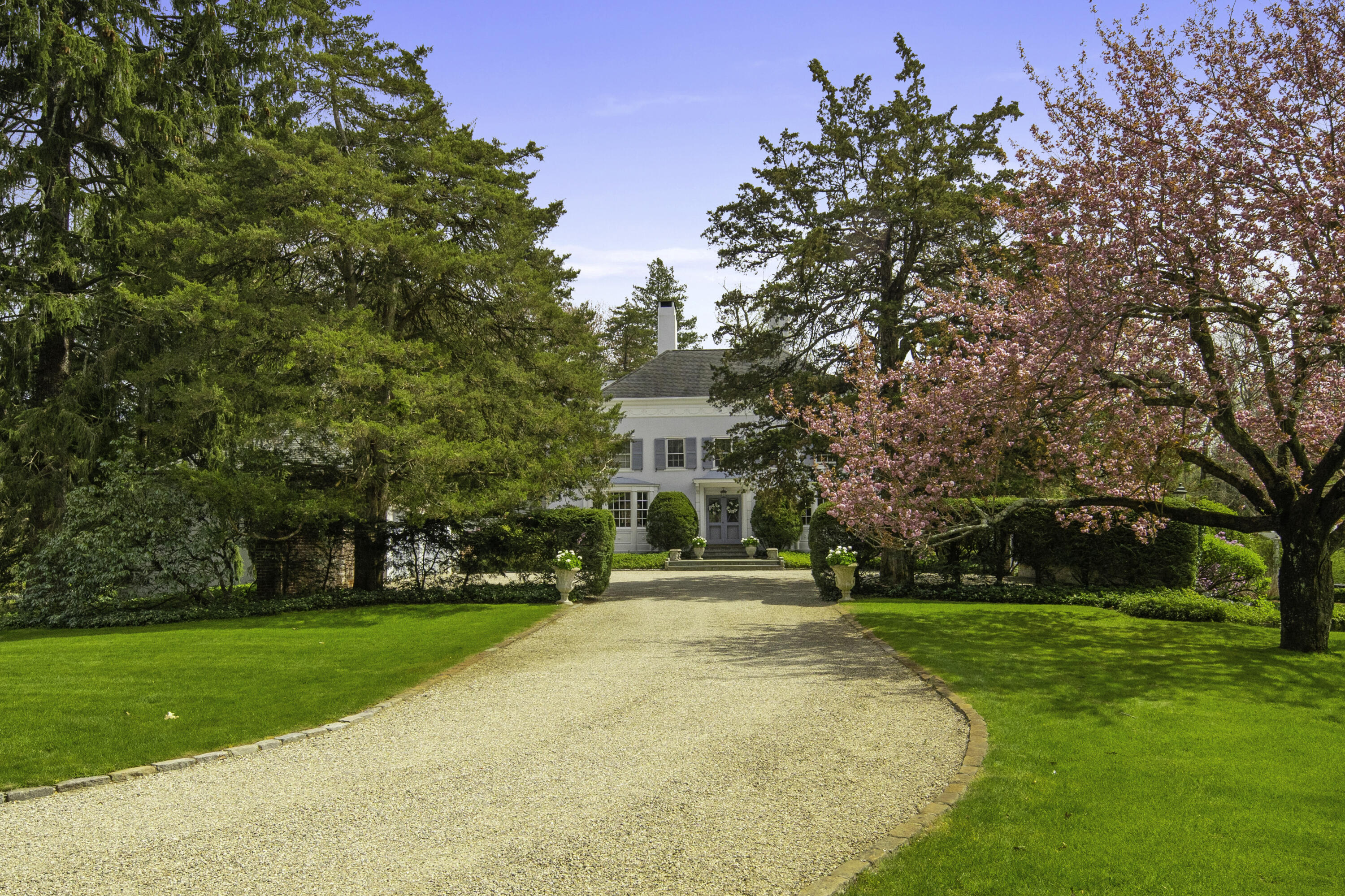 176 Michigan Road New Canaan, CT 06840 - Photo 1 of 42 Gracious Entrance