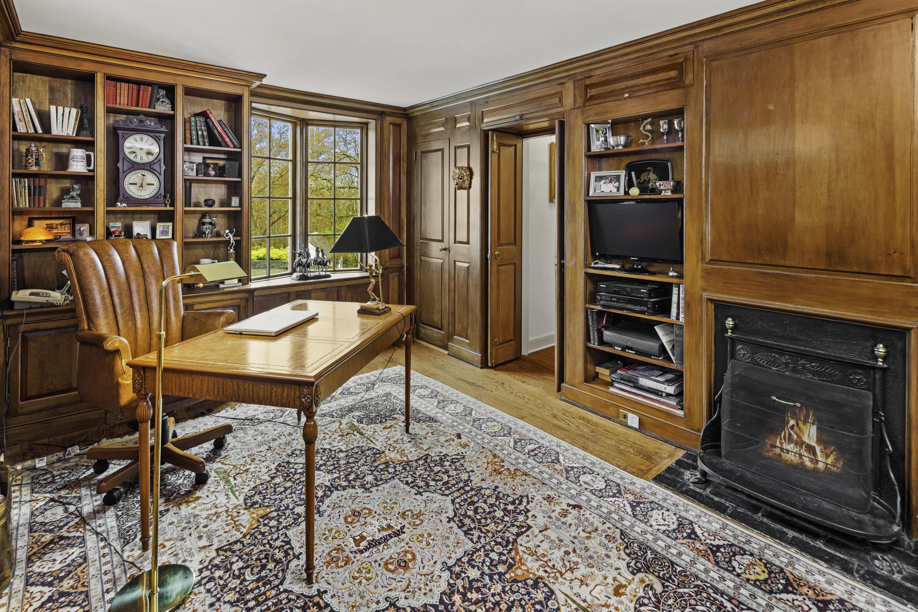 176 Michigan Road New Canaan, CT 06840 - Photo 13 of 42 Library