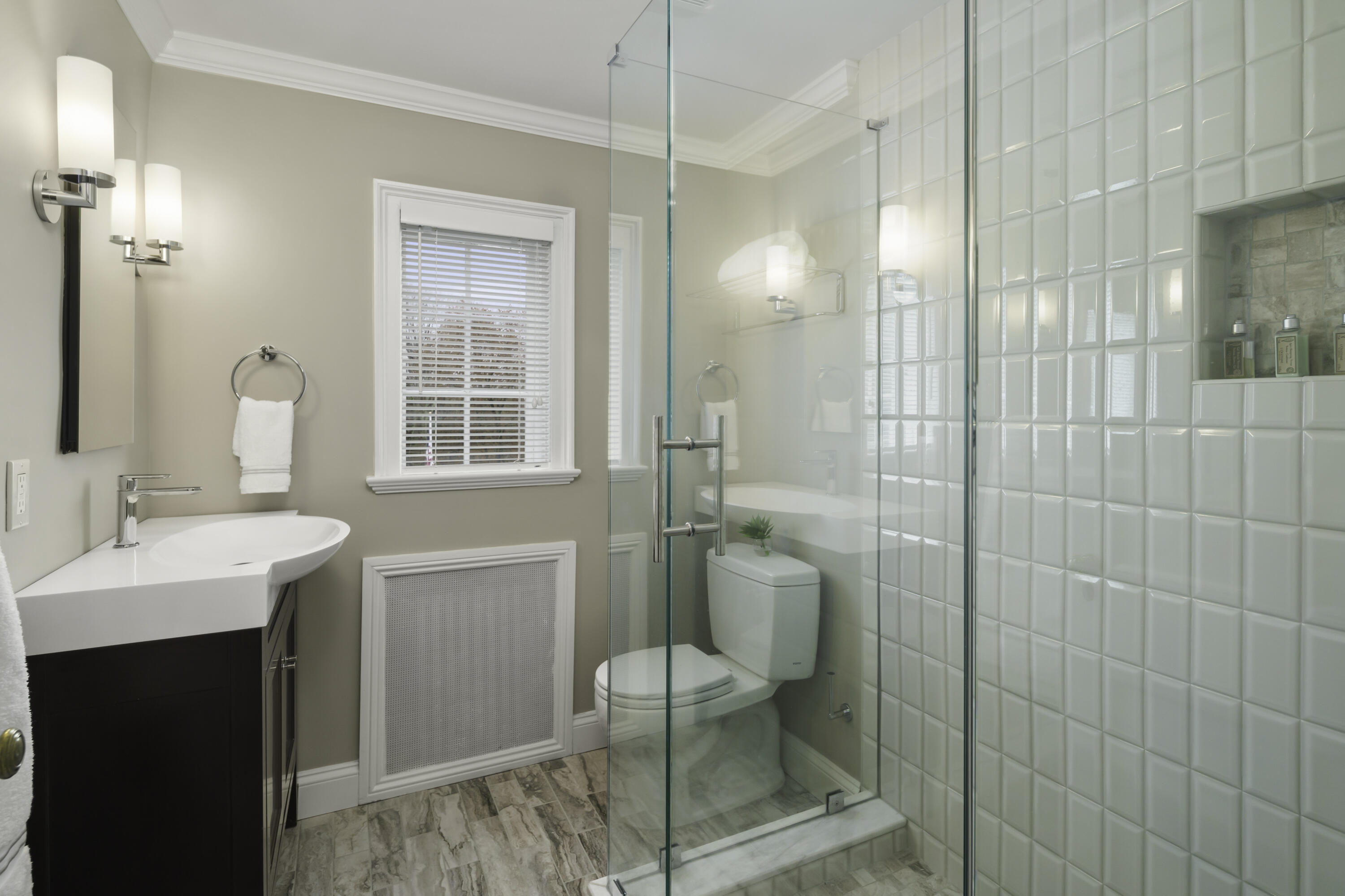 176 Michigan Road New Canaan, CT 06840 - Photo 20 of 42 Full Hall Bath
