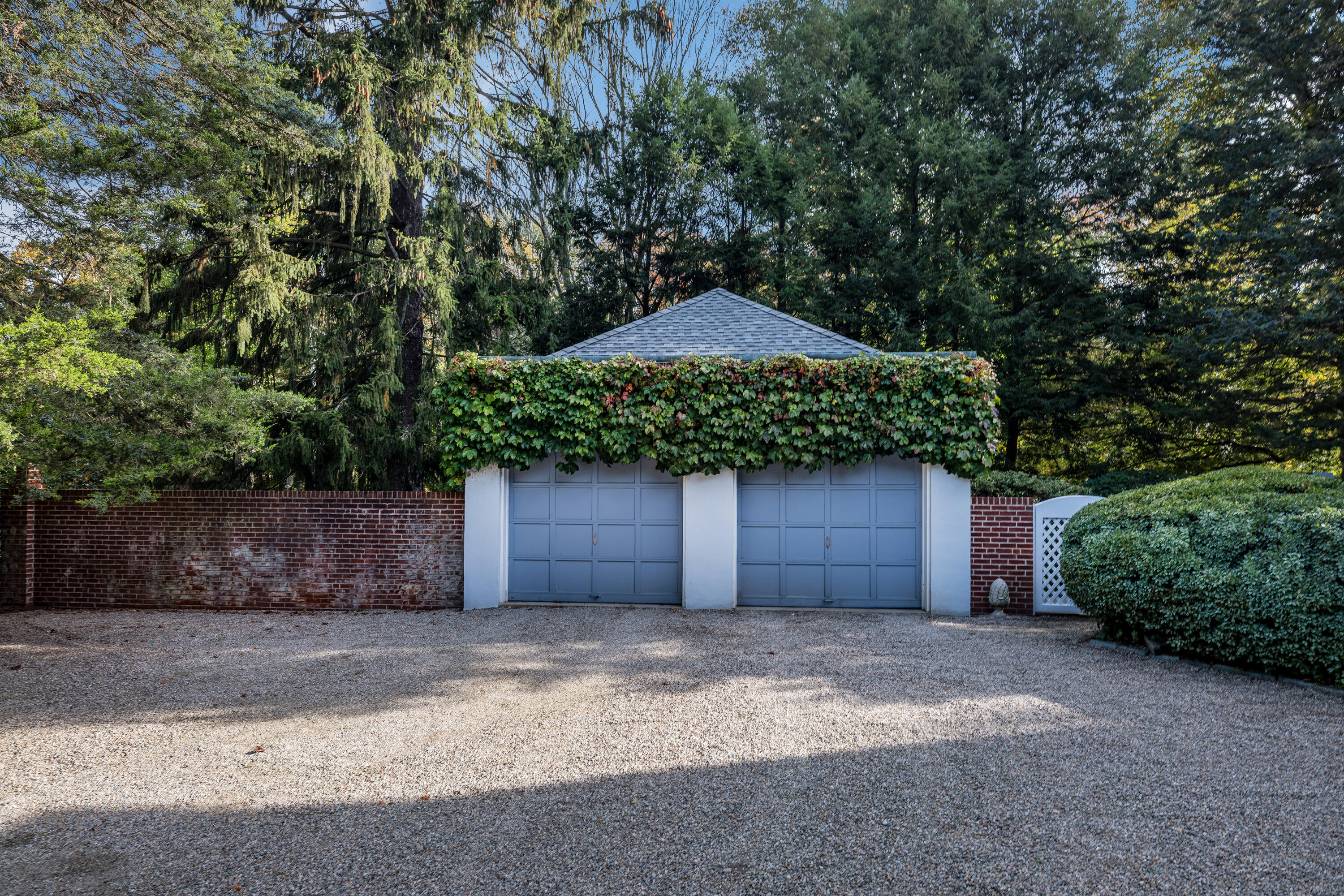 176 Michigan Road New Canaan, CT 06840 - Photo 3 of 42 Two Car Garage