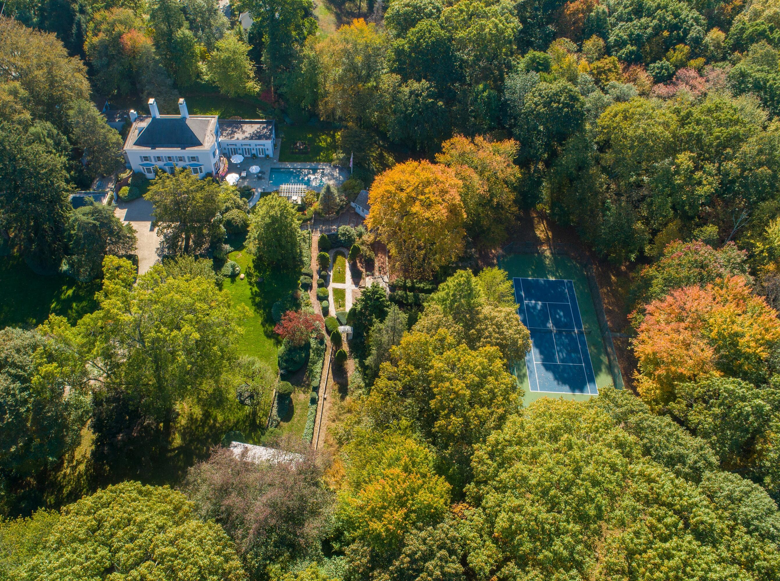 176 Michigan Road New Canaan, CT 06840 - Photo 4 of 42 Autumn Aerial
