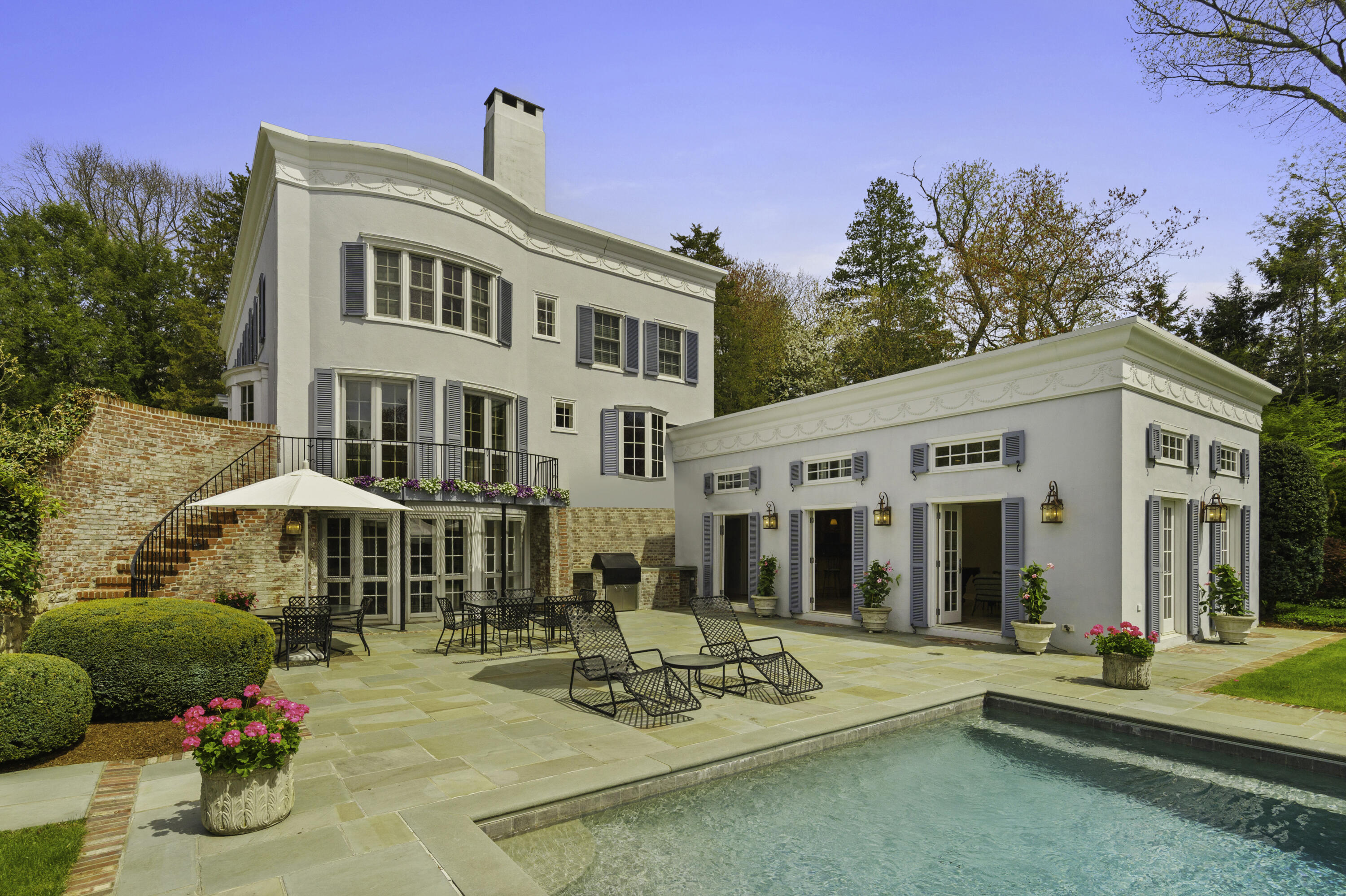176 Michigan Road New Canaan, CT 06840 - Photo 5 of 42 Side View of House