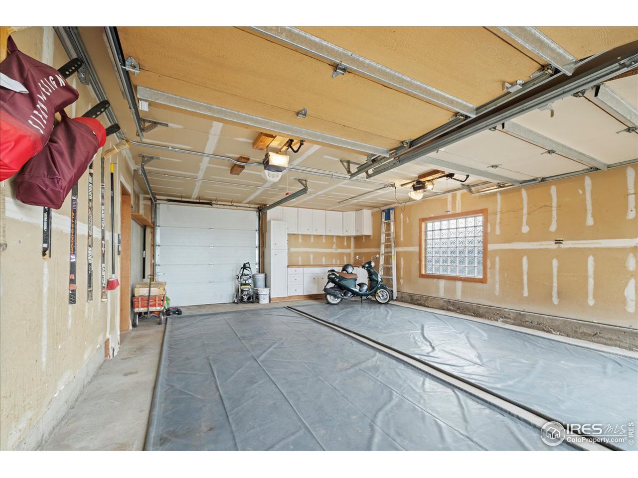 6293 Red Hill Road Boulder, CO 80302 - Photo 32 of 40 a view of a room with gym equipment
