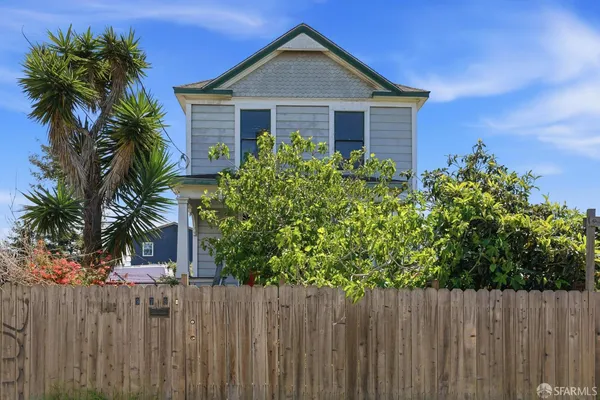 $815,000 | 979 Grace Avenue, Oakland, CA 94608