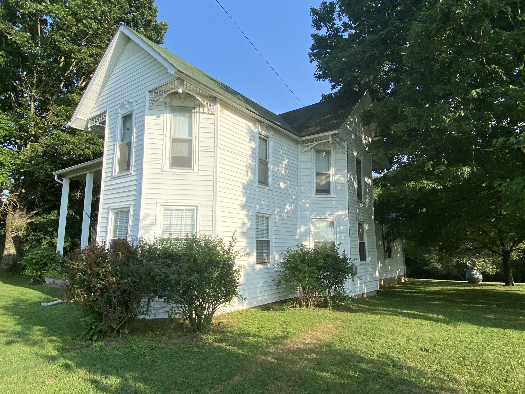 269 French Brantley Road Wartrace, TN 37183 - Photo 3 of 32 a front view of house with yard and green space
