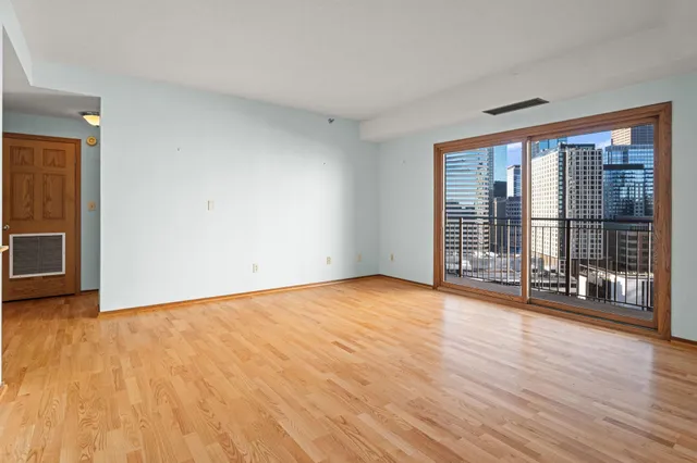 $179,000 | 121 South Washington Avenue, Unit 1915, Minneapolis, MN 55401