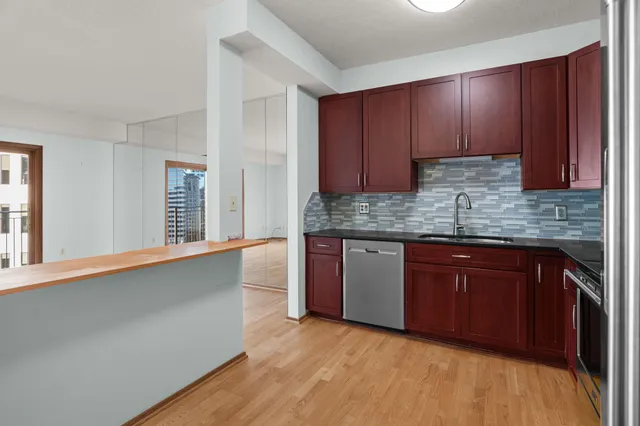 $179,000 | 121 South Washington Avenue, Unit 1915, Minneapolis, MN 55401