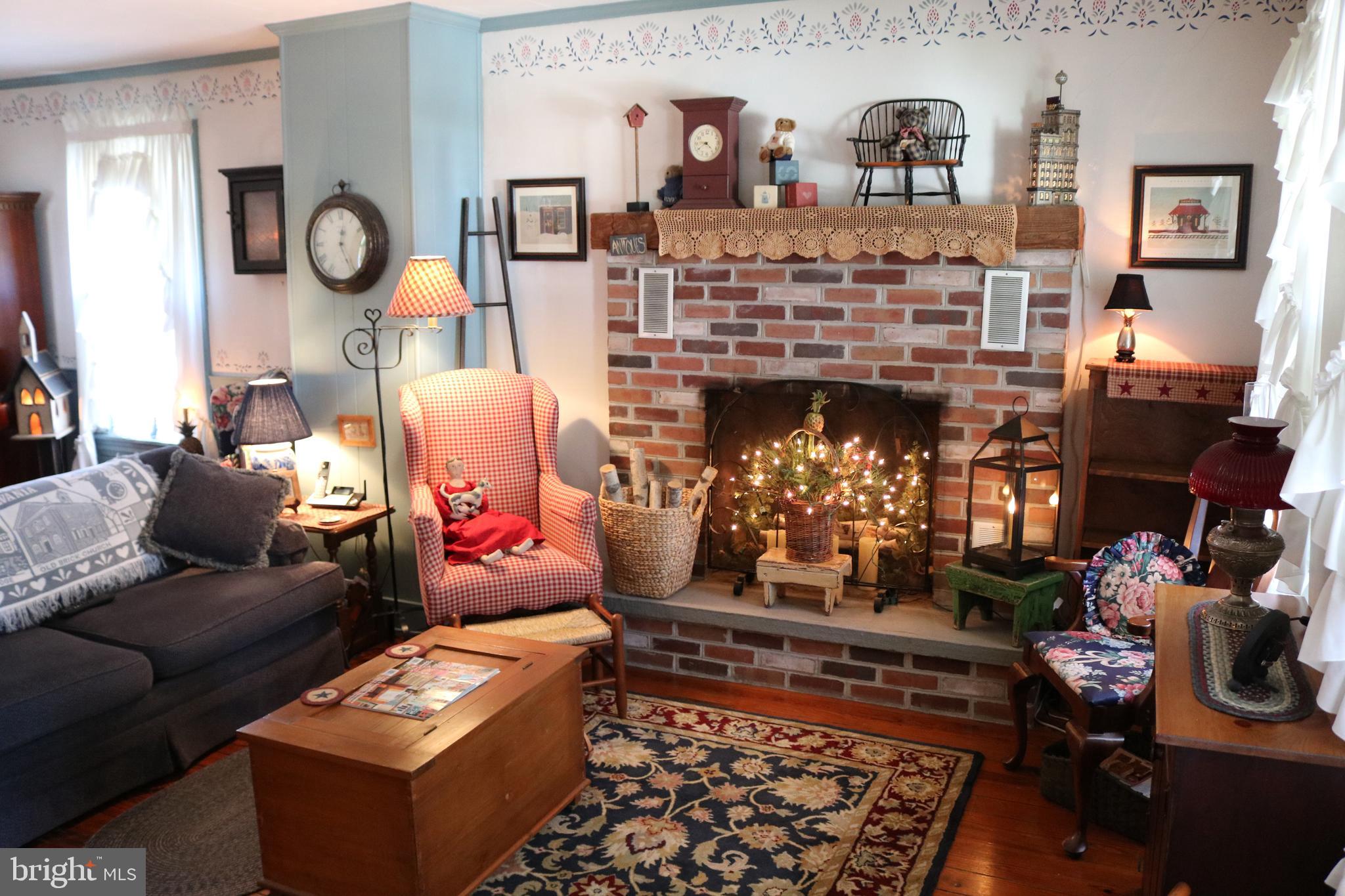 1032 East Schuylkill Road Pottstown, PA 19465 - Photo 14 of 26 Living Room