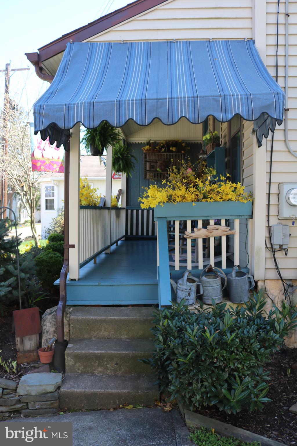 1032 East Schuylkill Road Pottstown, PA 19465 - Photo 5 of 26 Front Porch