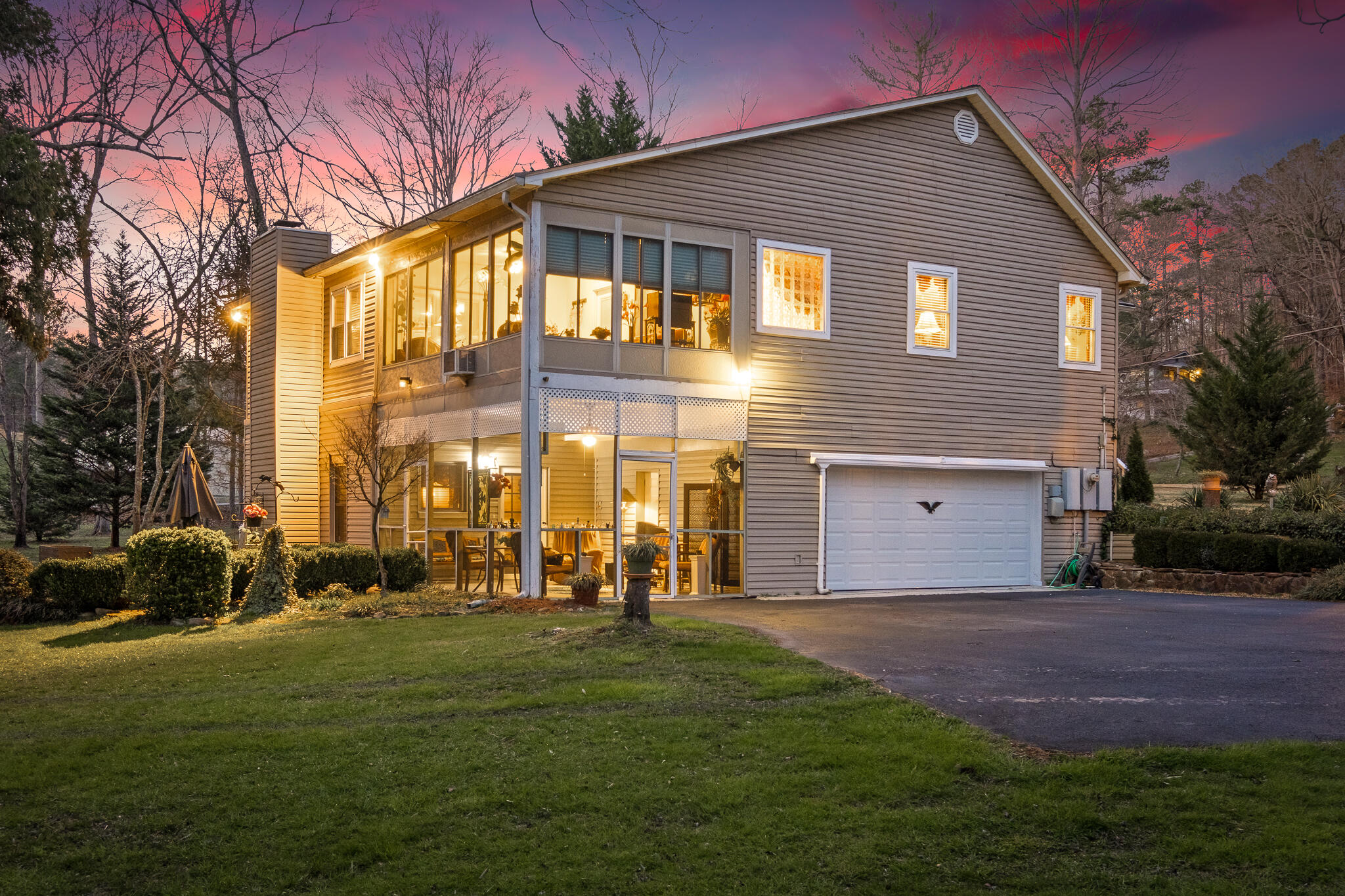 7624 Short Tail Springs Road Harrison, TN 37341 - Photo 3 of 57 Left/Back Twilight