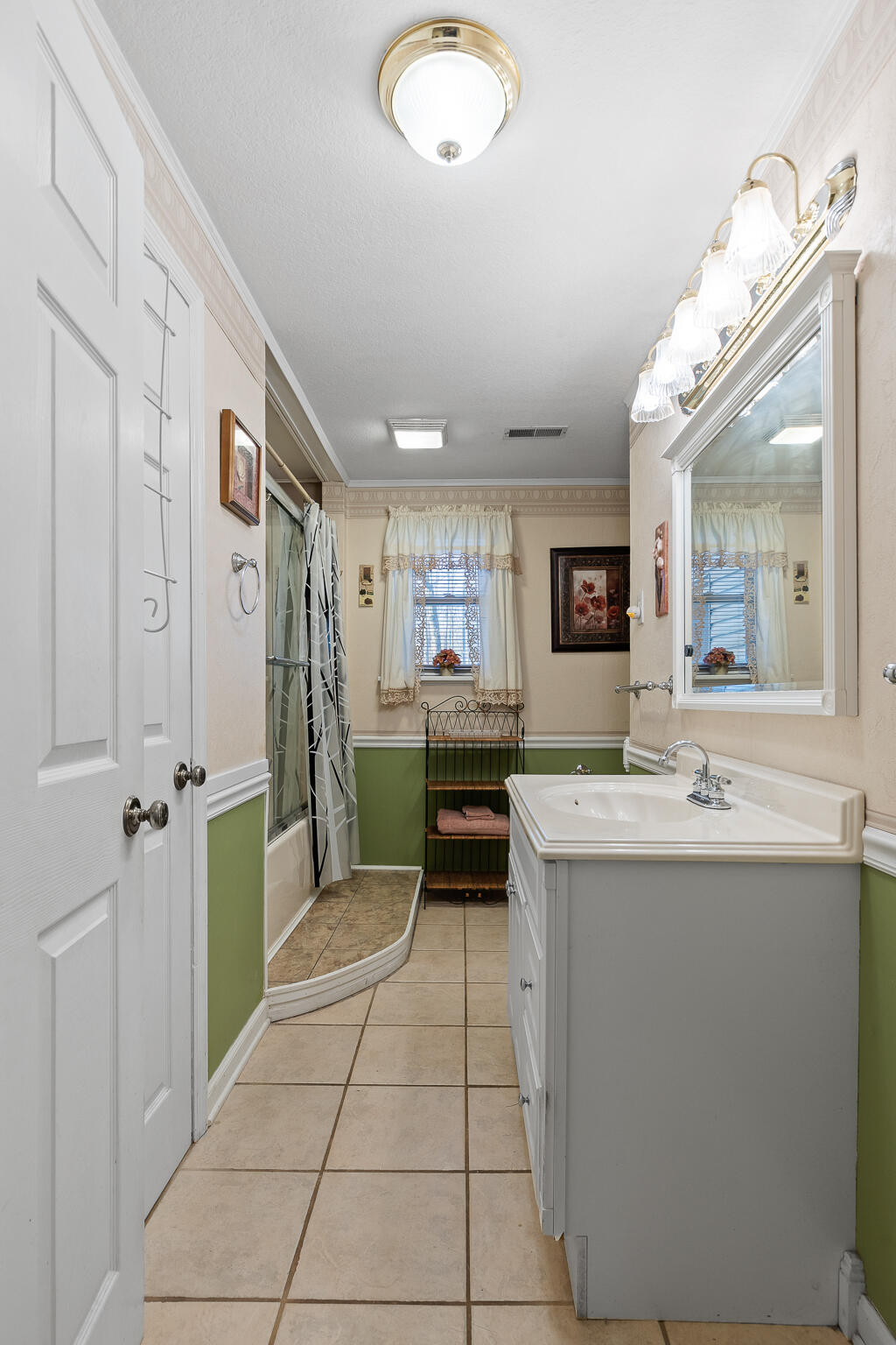 7624 Short Tail Springs Road Harrison, TN 37341 - Photo 36 of 57 Downstairs Full Bathroom
