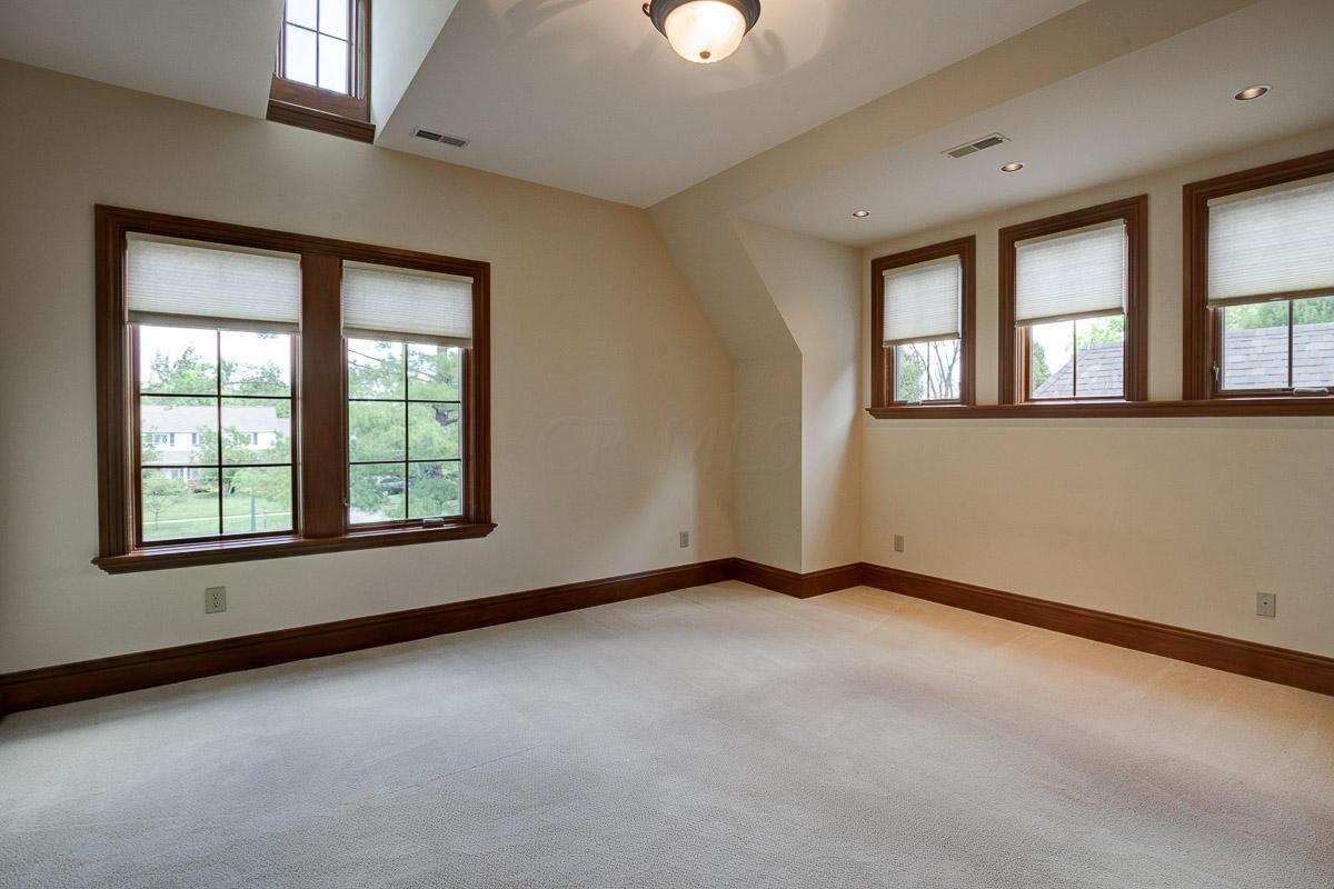 2567 Lane Road Columbus, OH 43220 - Photo 40 of 51