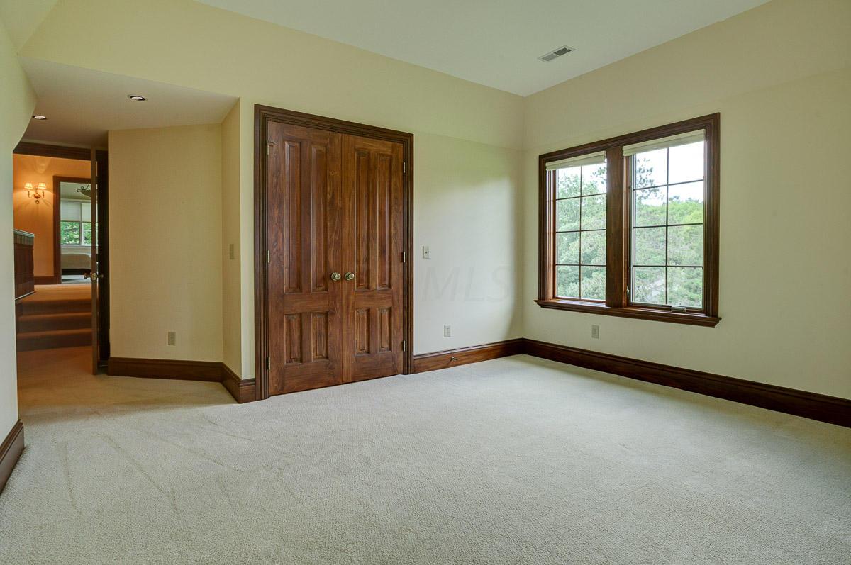 2567 Lane Road Columbus, OH 43220 - Photo 43 of 51