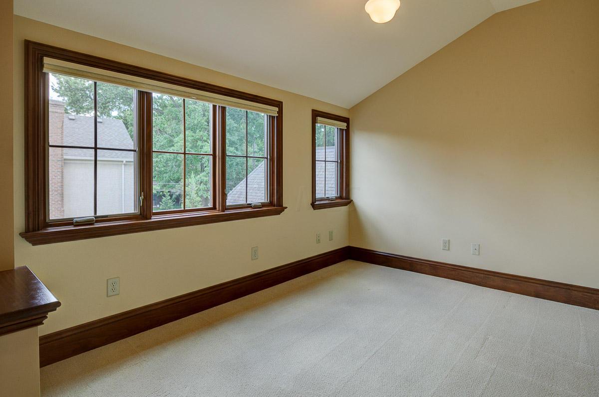 2567 Lane Road Columbus, OH 43220 - Photo 45 of 51