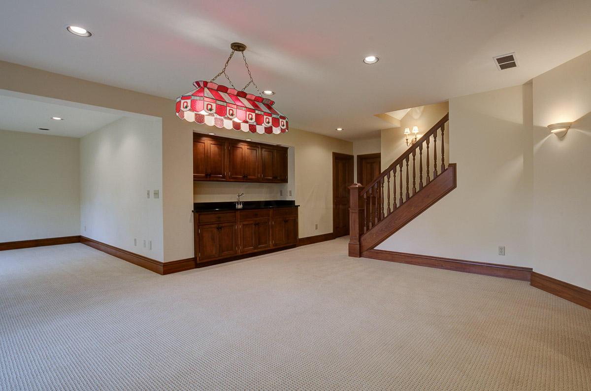 2567 Lane Road Columbus, OH 43220 - Photo 46 of 51