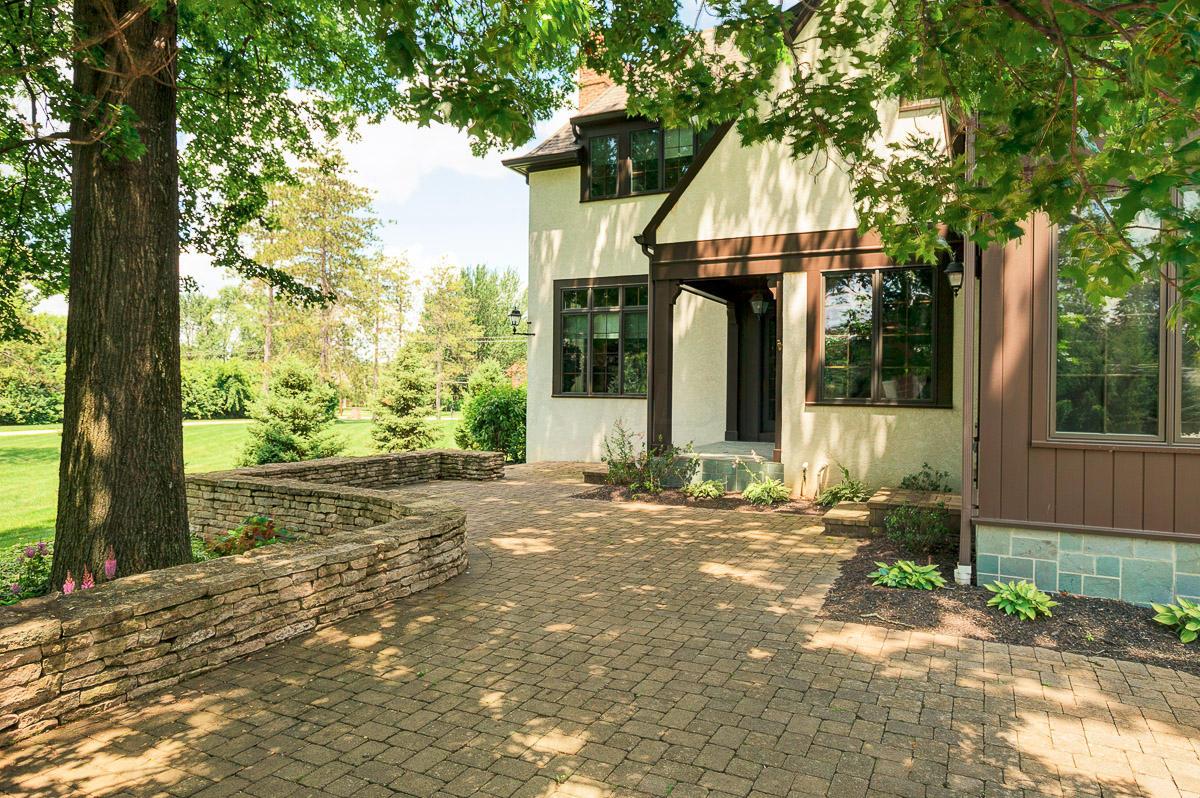 2567 Lane Road Columbus, OH 43220 - Photo 6 of 51