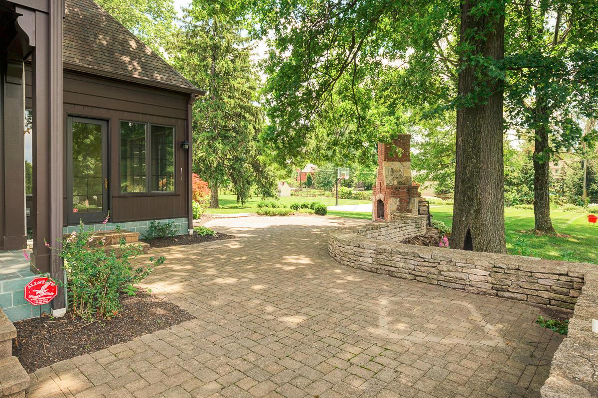 2567 Lane Road Columbus, OH 43220 - Photo 7 of 51