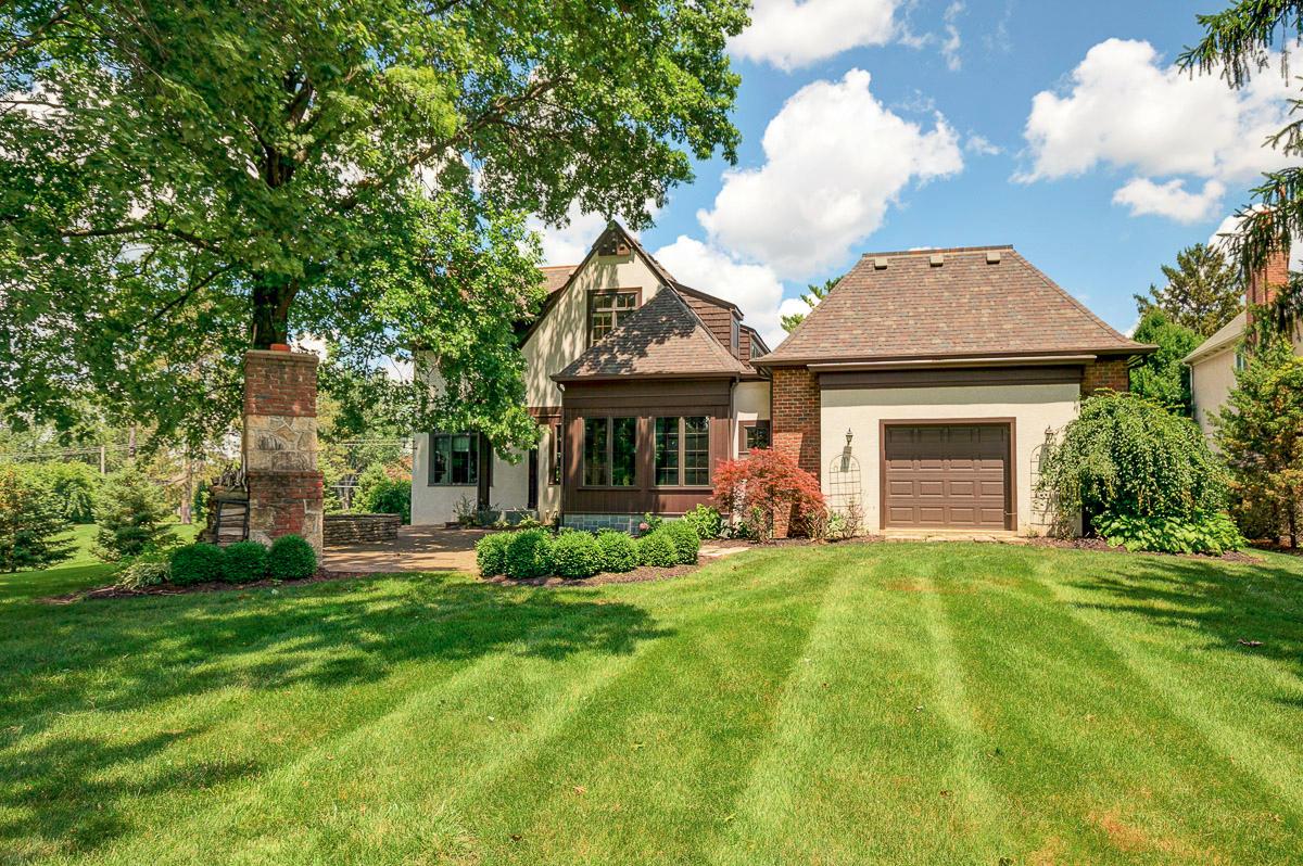 2567 Lane Road Columbus, OH 43220 - Photo 9 of 51