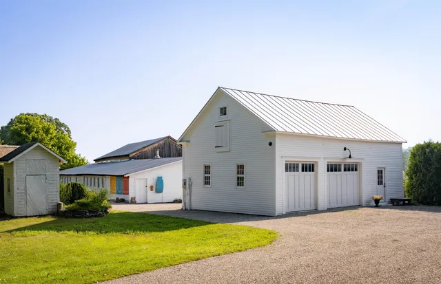 $1,375,500 | 888 Botsford Road, Ferrisburgh, VT 05456