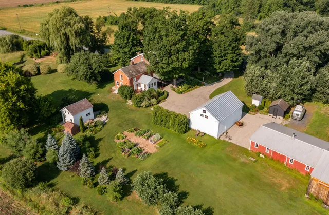 $1,375,500 | 888 Botsford Road, Ferrisburgh, VT 05456