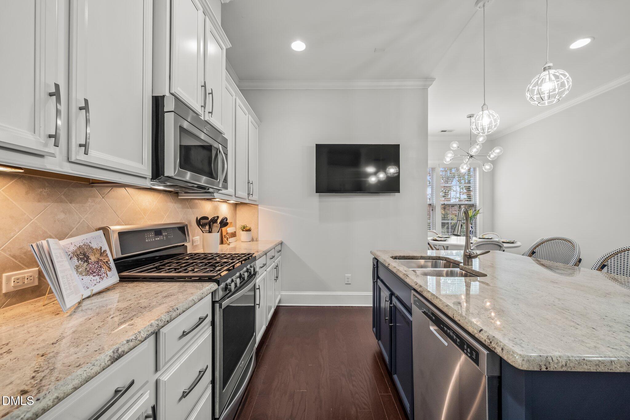 3604 Julia Lane Raleigh, NC 27609 - Photo 11 of 41 12-web-or-mls-DSC06510