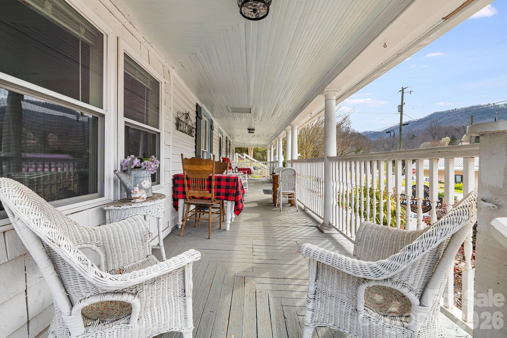 364 Haywood Road Dillsboro, NC 28779 - Photo 4 of 47