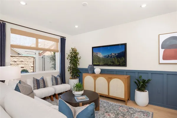 $869,990 | 7022 Solara Way, Westminster, CA 92683