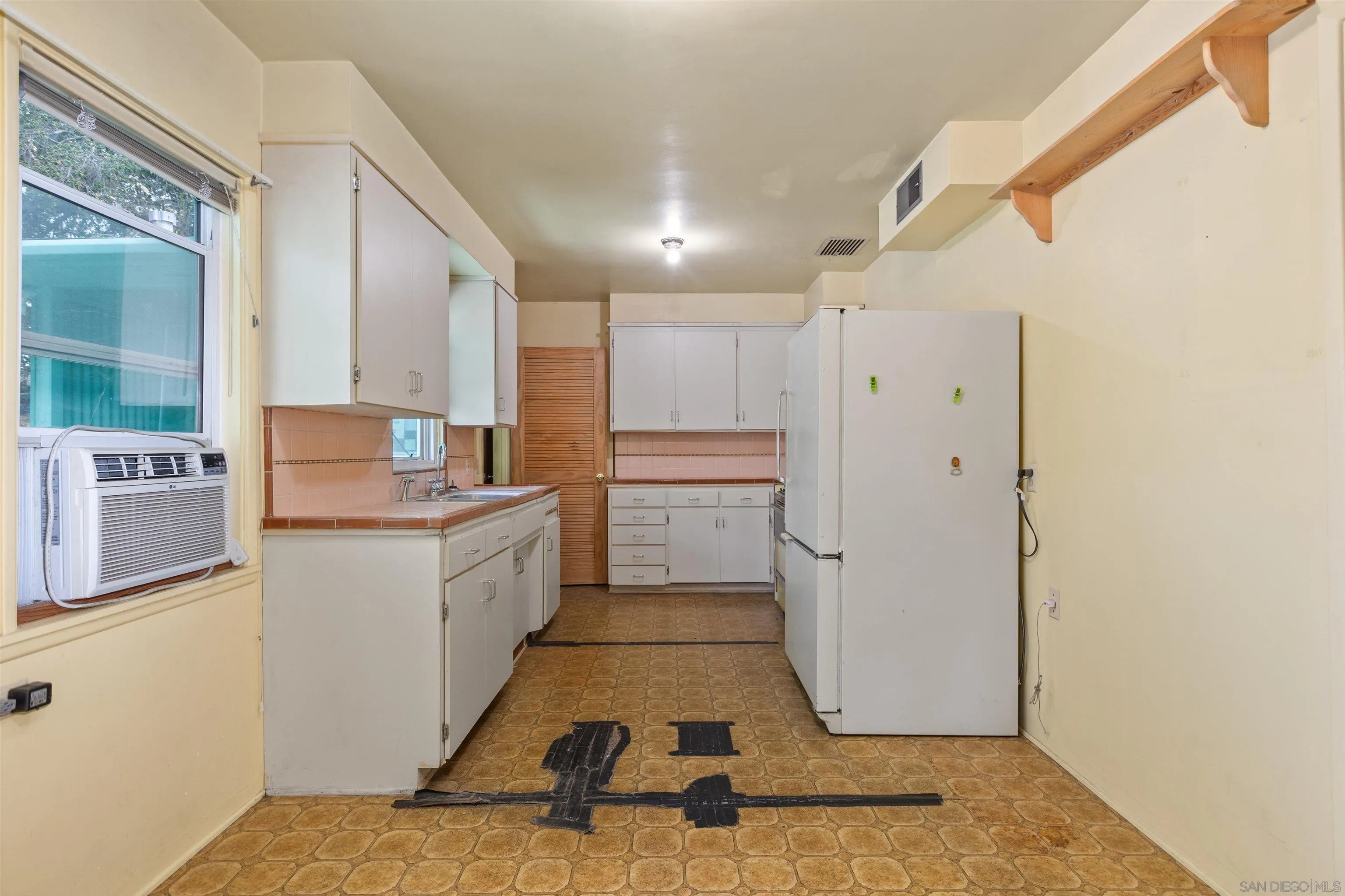 2439 Patterson Road Escondido, CA 92027 - Photo 26 of 36