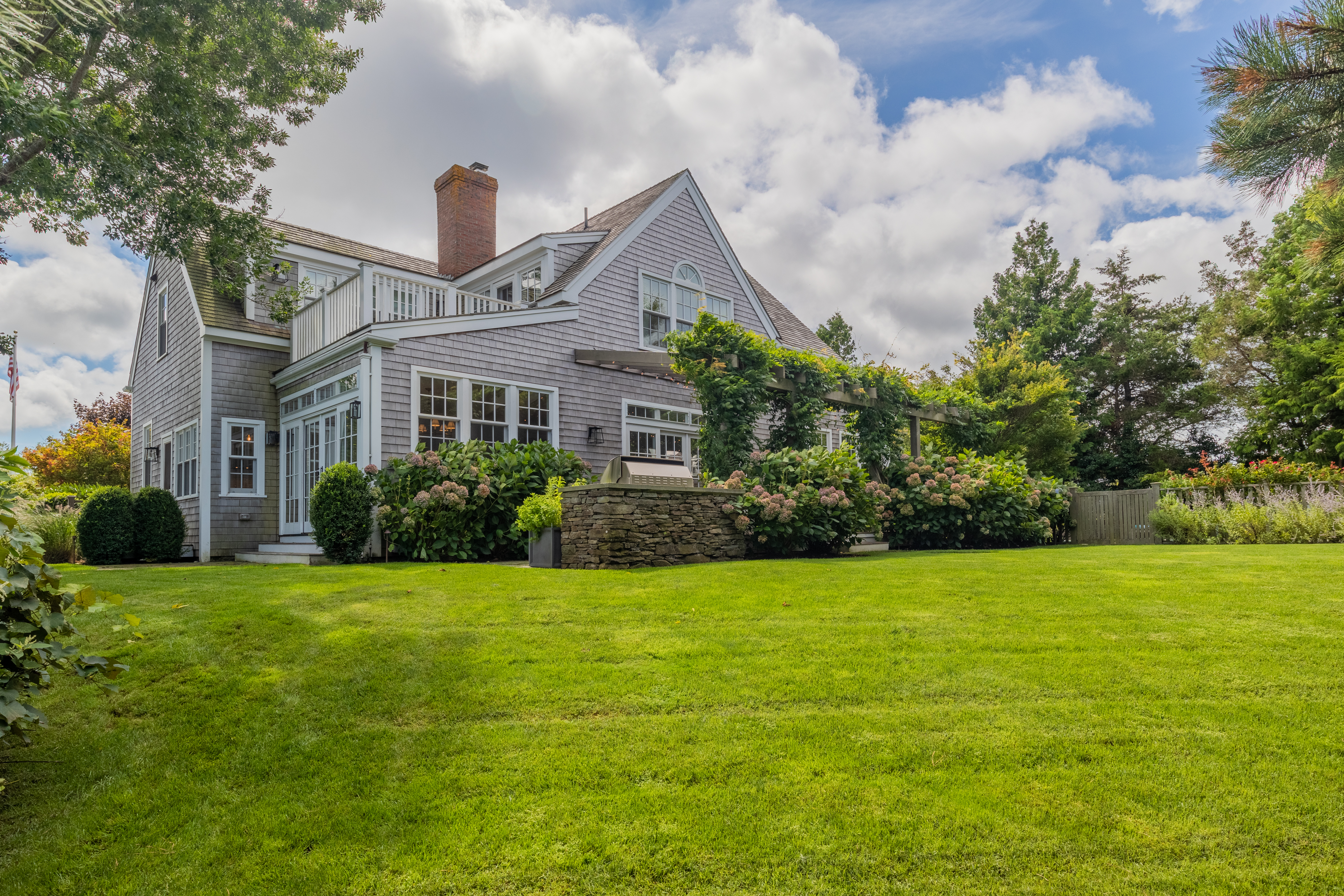 8 High Brush Path Nantucket, MA 02554 - Photo 7 of 49