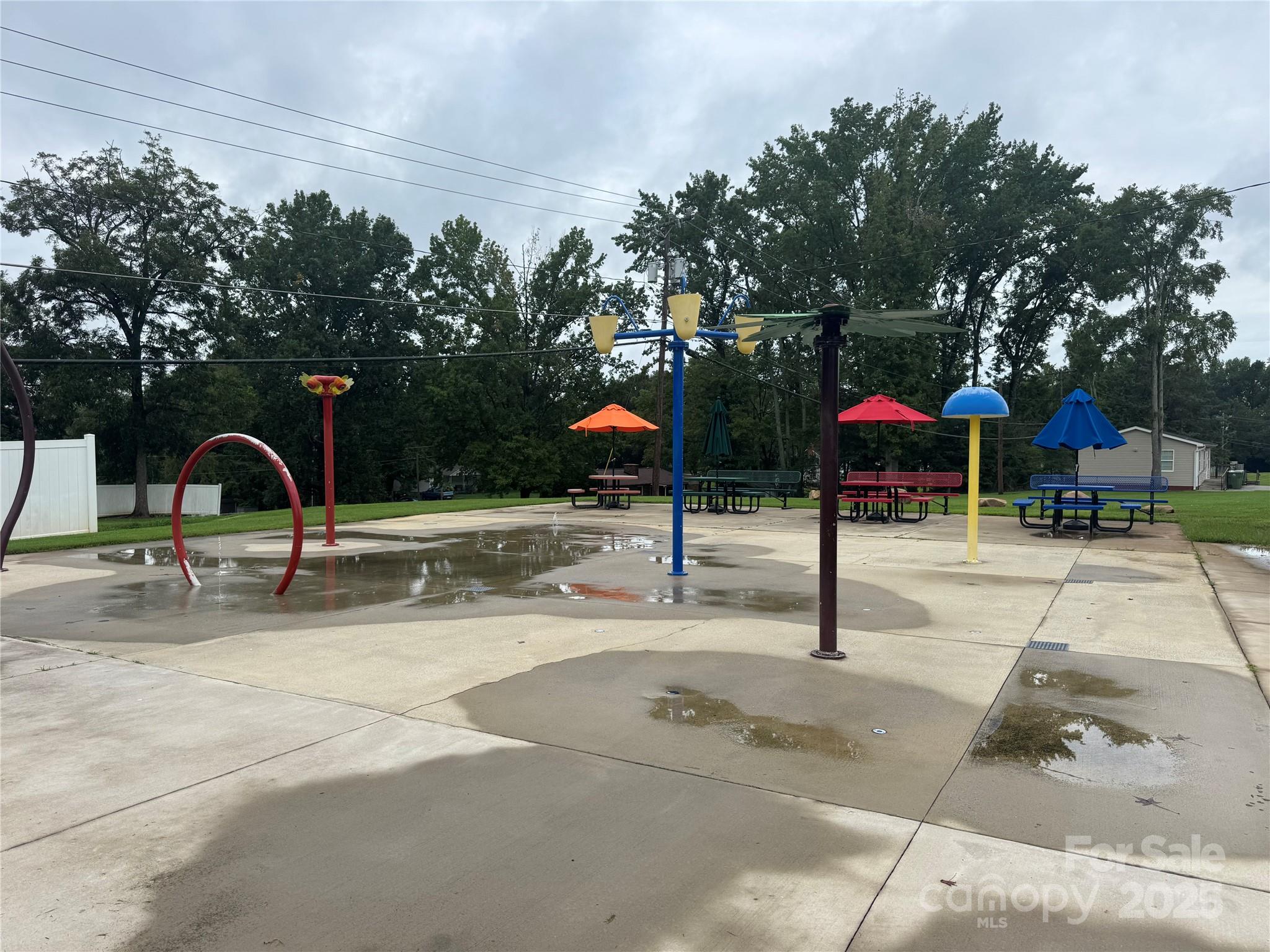 601 Rhyne Circle, Unit B Gastonia, NC 28054 - Photo 30 of 32 a view of a park with entertaining space