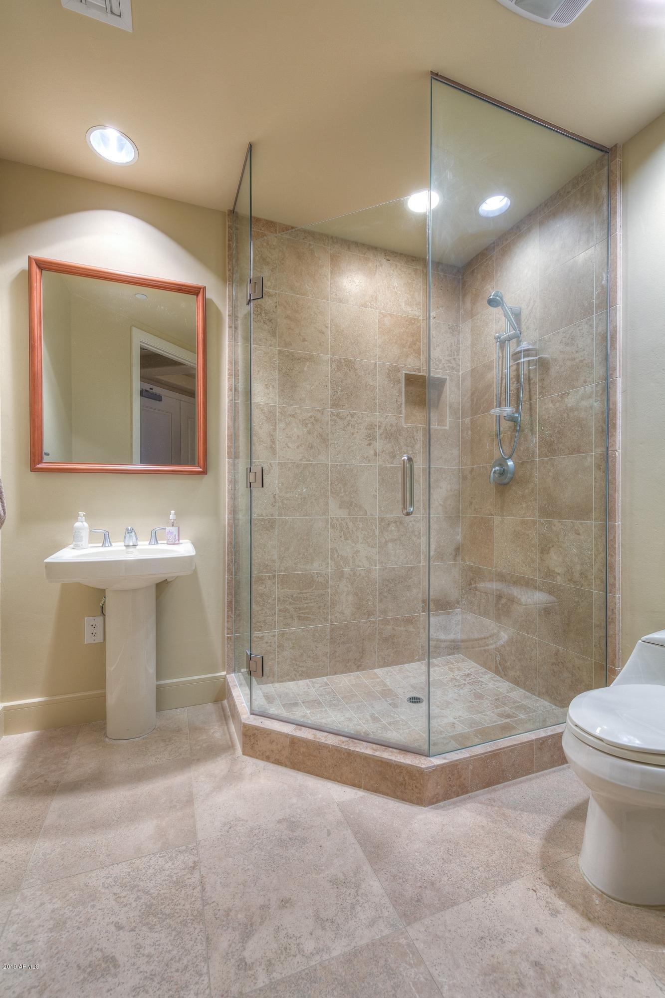 2211 East Camelback Road, Unit 701 Phoenix, AZ 85016 - Photo 25 of 32 Guest Bath